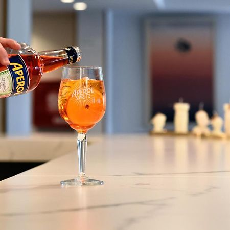 Apollon Hotel トロン エクステリア 写真