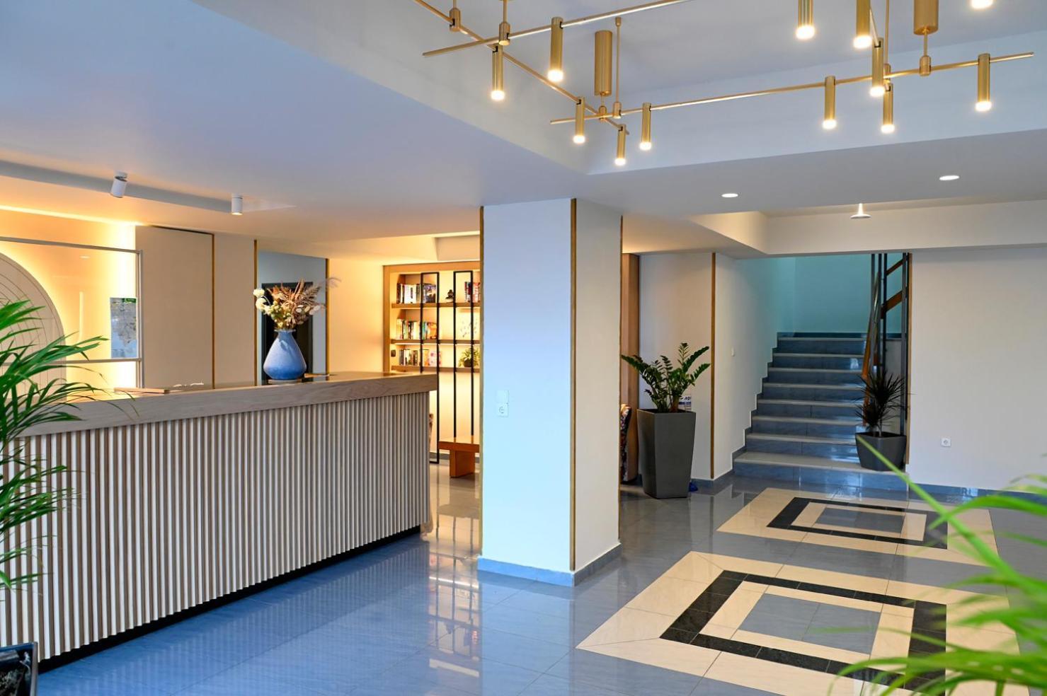 Apollon Hotel トロン エクステリア 写真