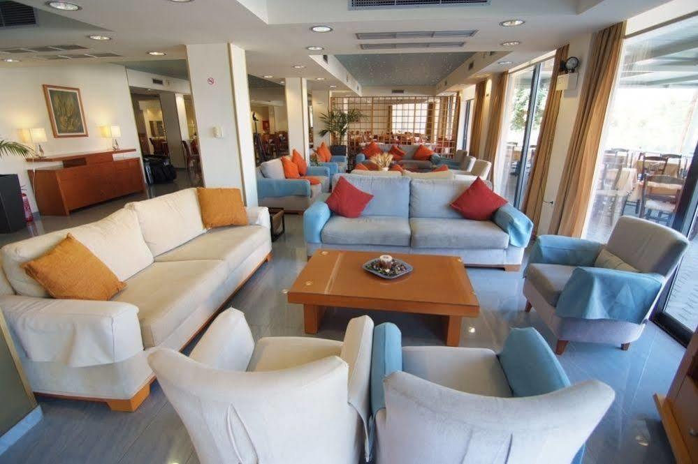 Apollon Hotel トロン エクステリア 写真