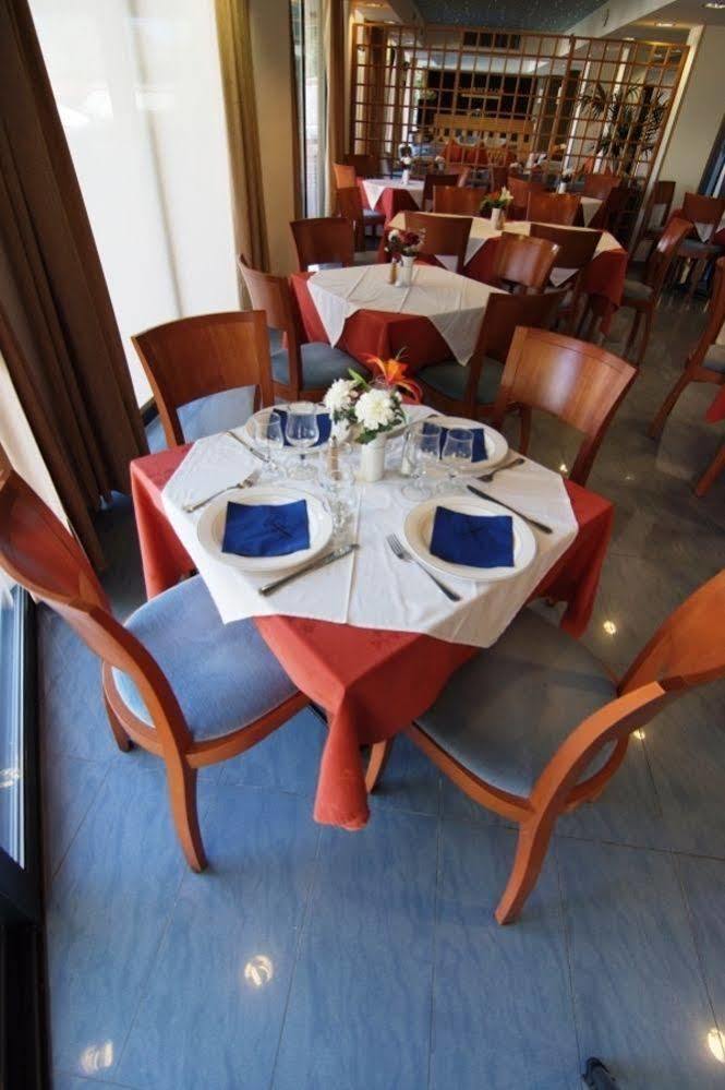 Apollon Hotel トロン エクステリア 写真