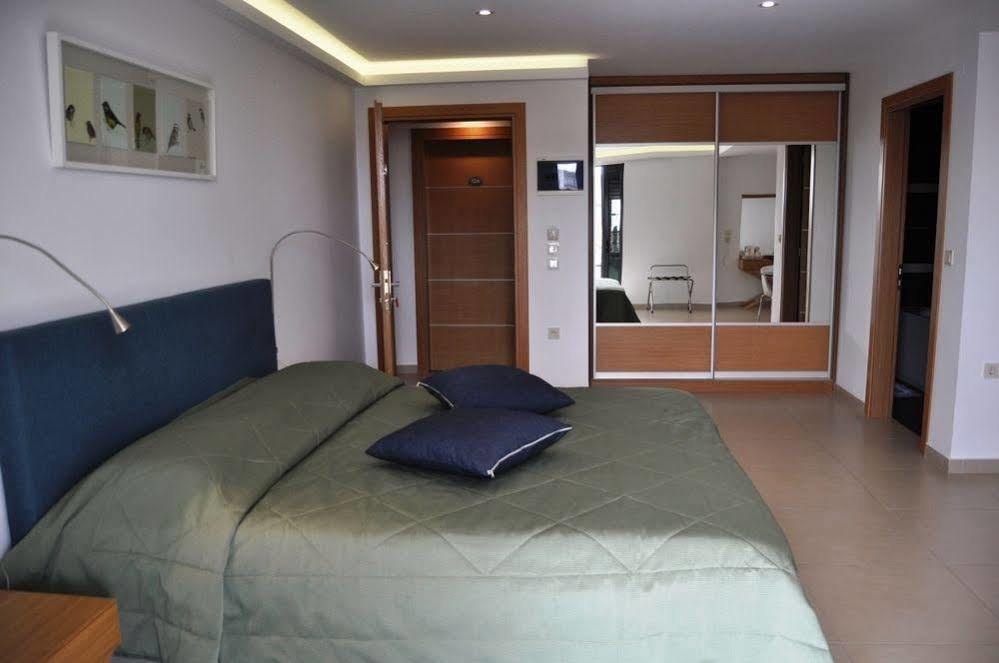 Apollon Hotel トロン エクステリア 写真